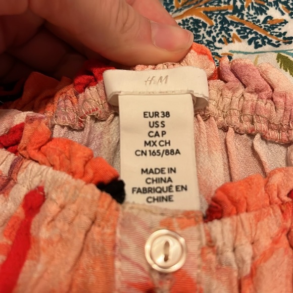 Floral Button Down Puff Sleeve H&M Midi Dress - Picture 4 of 4